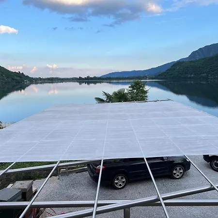 Mergozzo Beach アパート メルゴッツォ