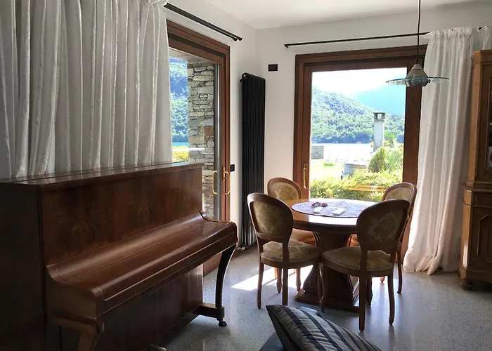 Mergozzo Beach アパート