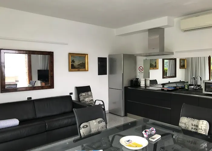 Mergozzo Beach アパート *