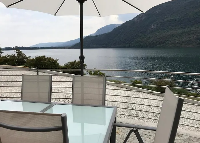 Mergozzo Beach アパート メルゴッツォ